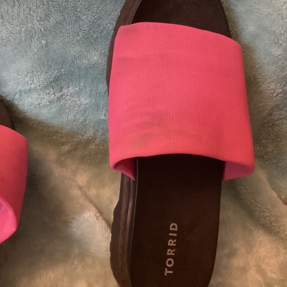 Women’s TORRID NEON PINK Chunky Flatform sandals Size 10 WW *AS IS* - Picture 6 of 9